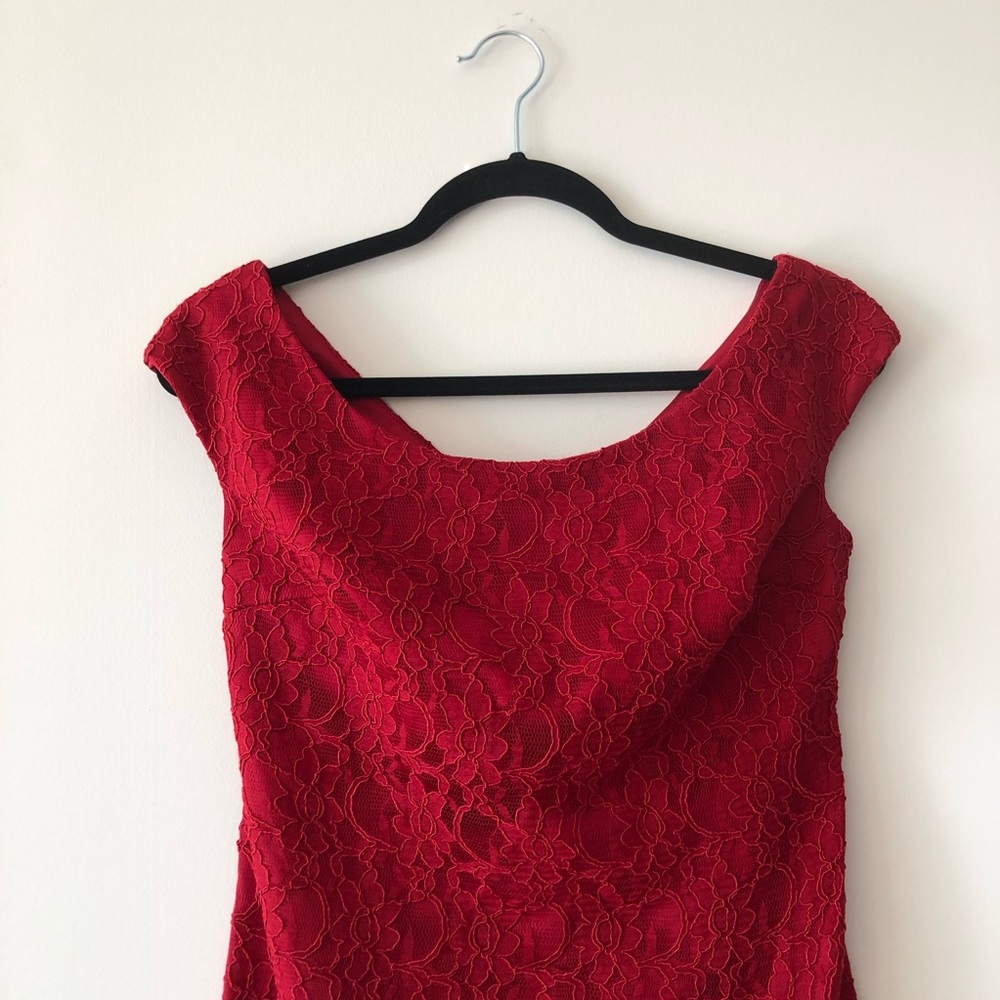 RED GUIPURE LACE DRESS - Picture 9 of 10